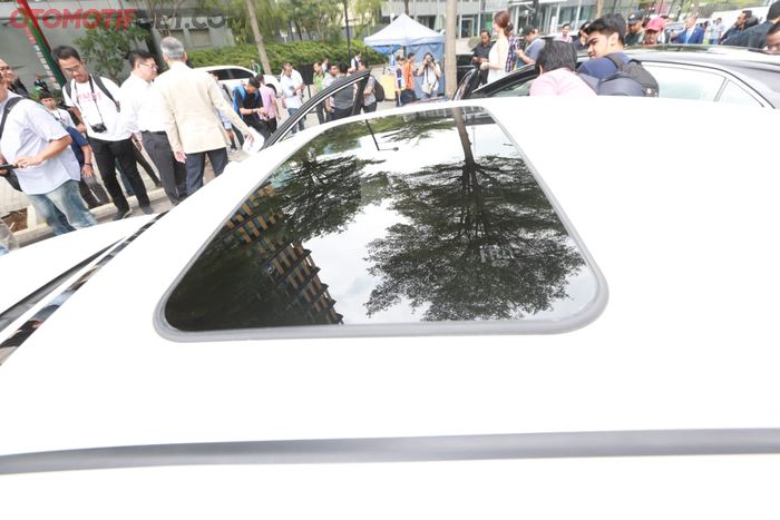 Moon roof Toyota All New Camry V