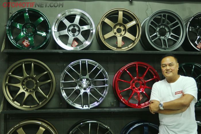 Wibowo Santosa, owner Permaisuri Ban