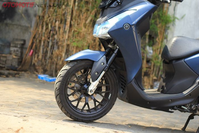  Karena segitiga lebih lebar, pelek 3 inci seperti ini pun bisa masuk dengan mudah