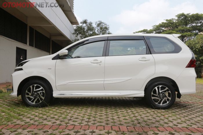 Toyota Avanza 2019 Tampak bodi samping