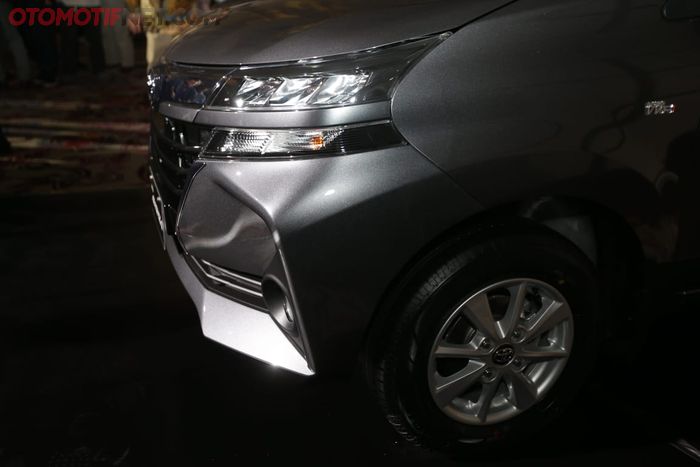 Toyota Avanza 2019. headlamp dan bumper depan