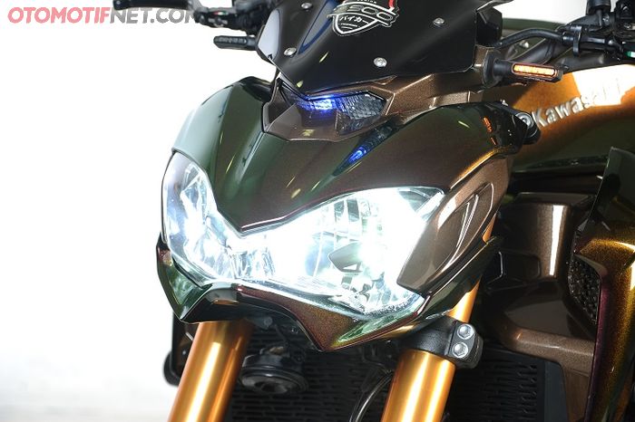 Sorot Lampu Jadi Putih