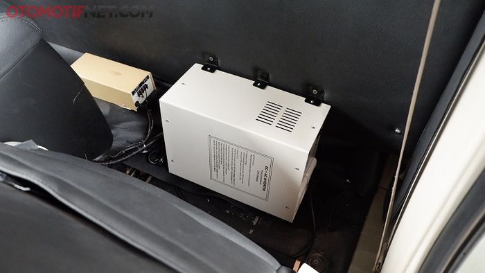 Inverter untuk mengubah listrik DC &ndash; AC 220 V