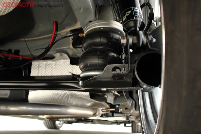 Air sus Airforce basic 2 chanel bolt on