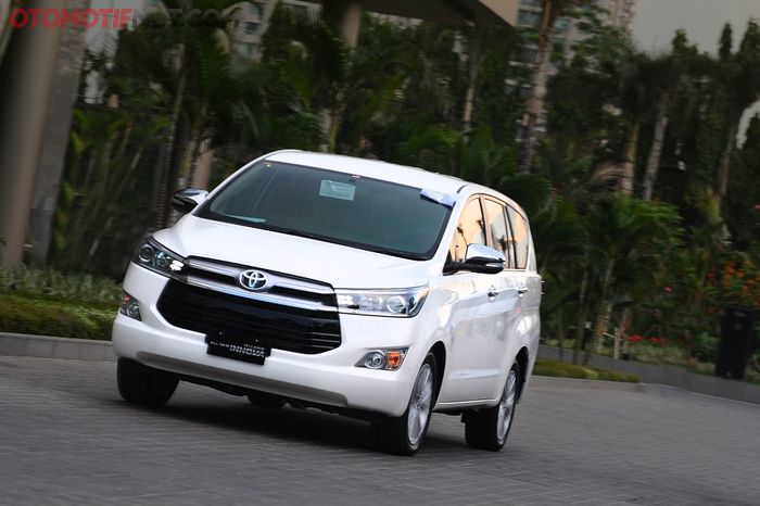Toyota Kijang Innova diesel Reborn 2015