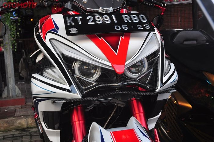 Lampu jadi proyektor, ada winglet dan lapis karbon