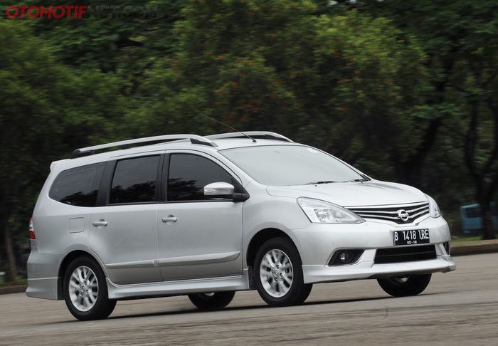 Nissan Grand Livina 2013