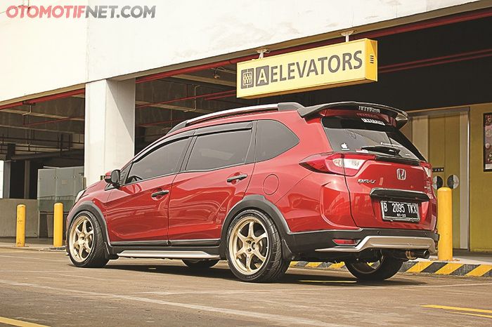 Honda BR-V Prestige 2016, Panel karbon di eksterior BR-V Ivan, cuatkan kesan sporty