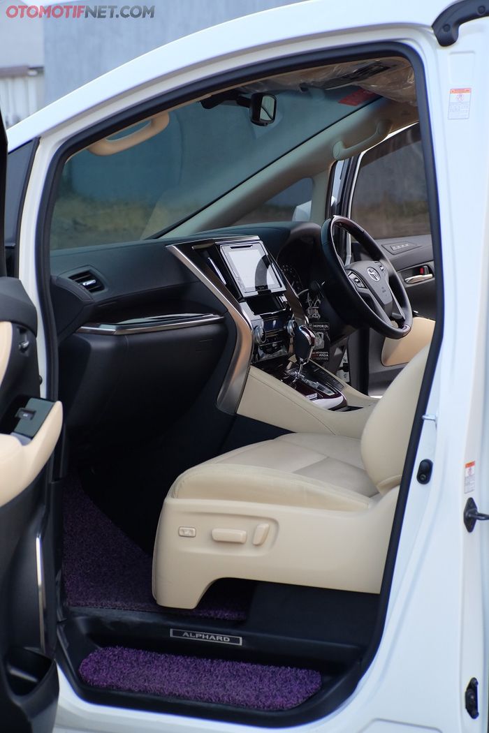 Toyota Alphard G 2017 , Interior tidak disentuh sama sekali  