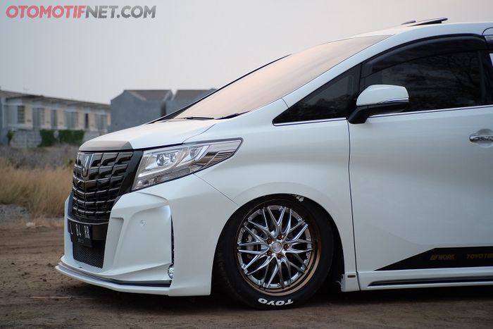 Toyota Alphard G 2017, Bodykit Glanzen merubah tampilan Alphard ini