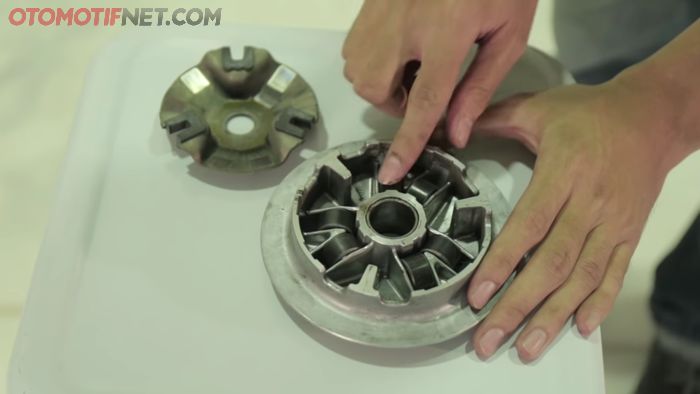 Video tips cara pemasangan roller cvt motor matic yang benar