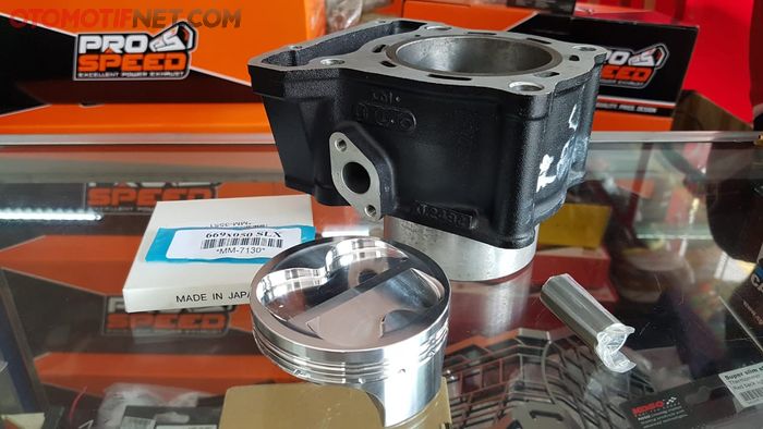 Blok silinder dan piston aftermarket di custom agar bisa terpasang di Kawasaki Ninja 250SL
