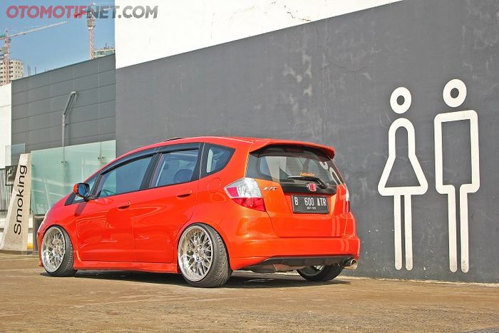 Honda Jazz S 2008 , Candy orange dengan xyrallic gold untuk catnya