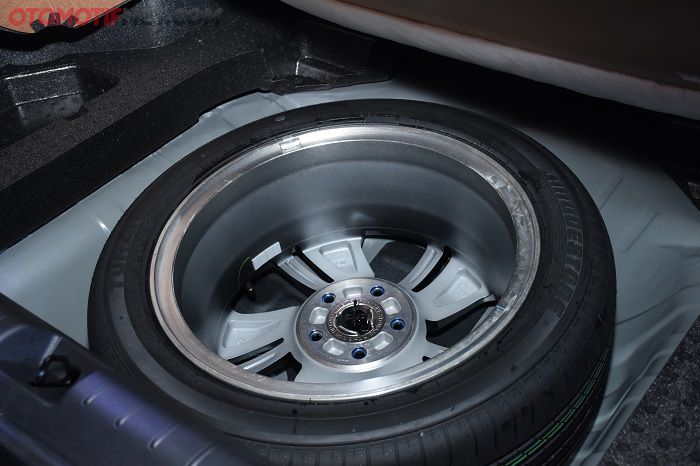 Posisi ban serep Honda