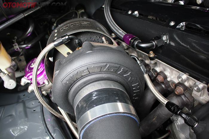 Mesin Supra 2JZ dijadikan single turbo, bisa muat karena ruang mesin luas