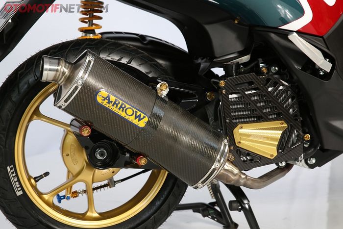  Silencer comot Arrow untuk Yamaha FZ1, harganya mencapai Rp 24 juta!!