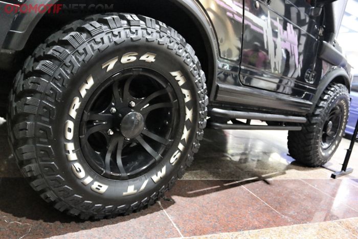 Dibalut ban off-road lansiran Maxxis