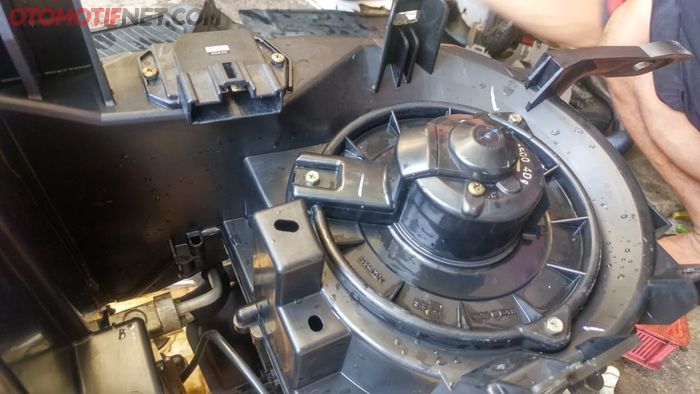 ilustrasi blower AC mobil