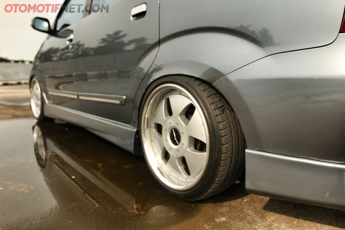 Rombak sedikit fender belakang supaya fitment pas