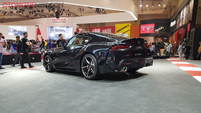 Toyota GR Supra Hitam