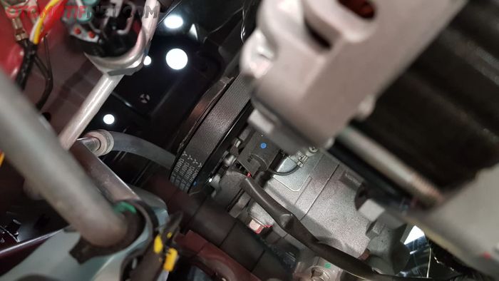 Ilustrasi Fan Belt Mesin Mobil