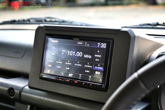 Head unit Suzuki Jimny baru menggunakan lansiran Kenwood