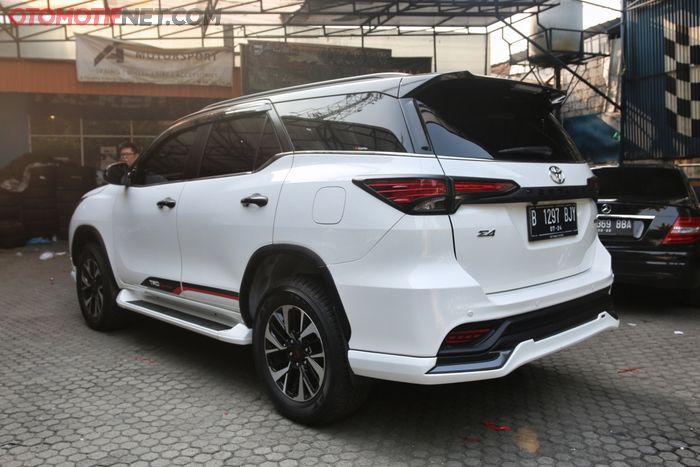 Toyota Fortuner lokal pakai jubah TRD versi Thailand