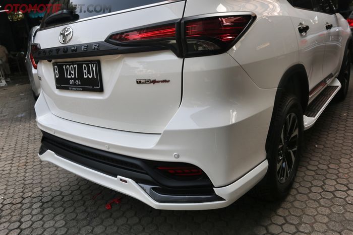 Buritan dari body kit Toyota Fortuner versi TRD Thailand