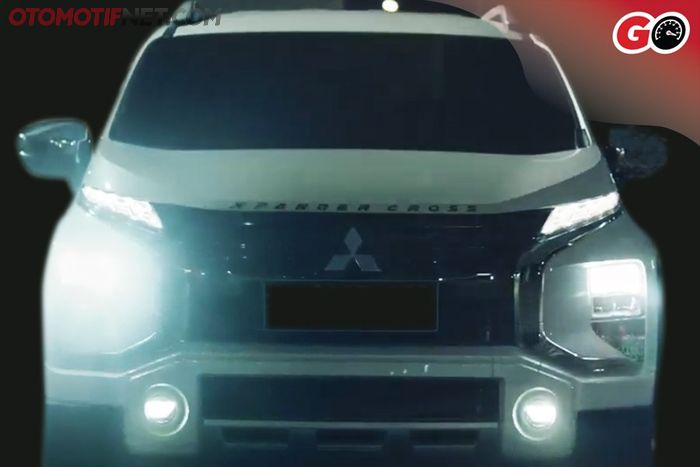 Tampilan depan Mitsubishi Xpander Cross  yang akan diluncurkan Mitsubishi pekan depan.