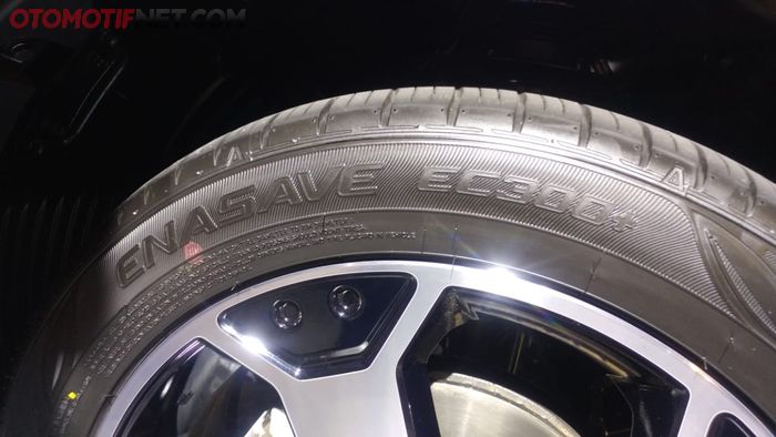 Ban yang digunakan pada Mitsubishi Xpander Cross