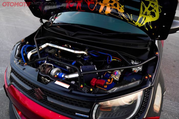 Penampilan mesin Suzuki Ignis merah