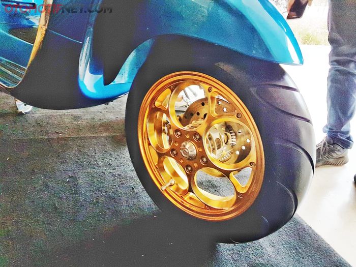 Pelek Marus W125 buat Vespa Primavera dan Sprint ini dibanderol seharga Yamaha NMAX