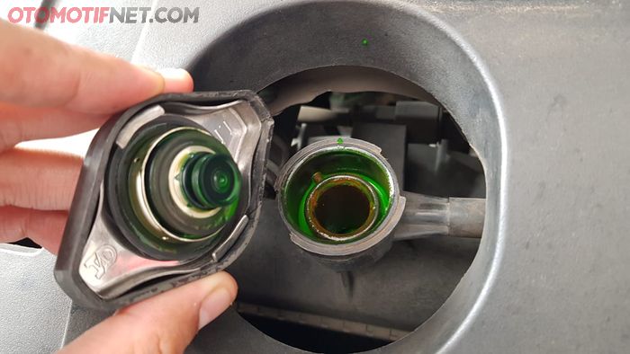 air radiator bisa masuk ke dalam ruang bakar Kijang Innova diesel