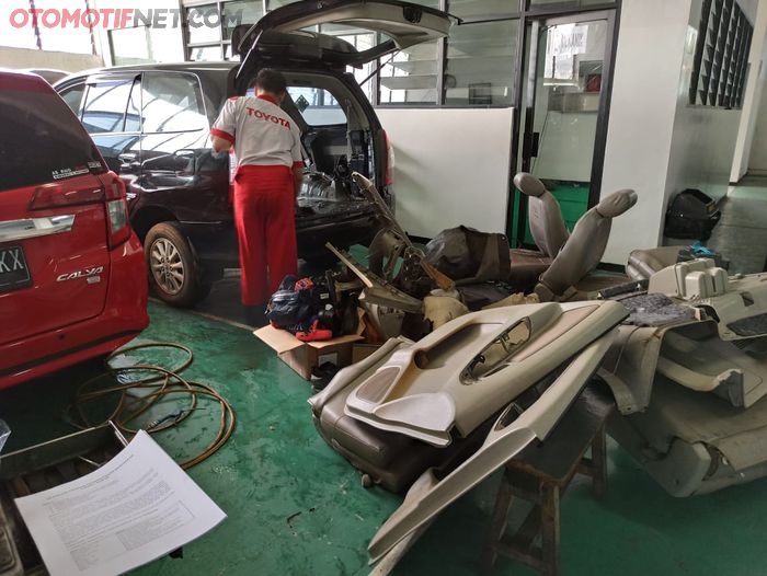 Perbaikan mobil pasca banjir di bengkel resmi Toyota