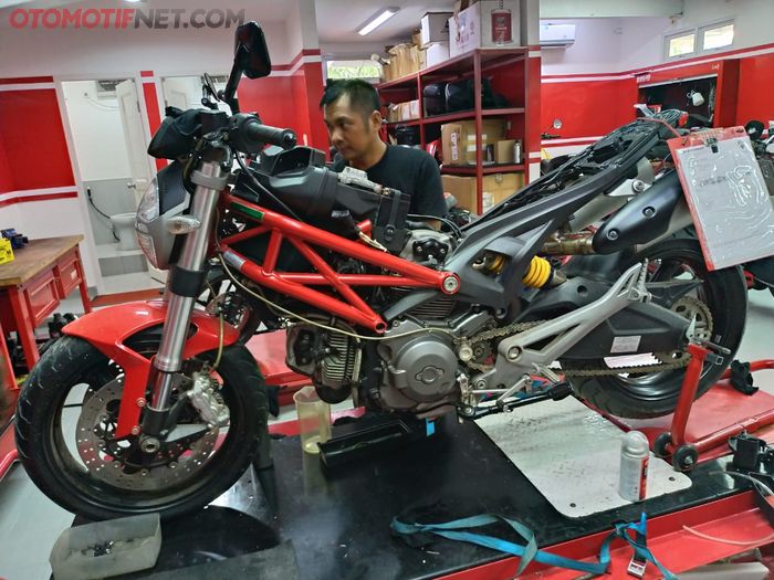 Ducati Monster korban banjir awaltahun 2020