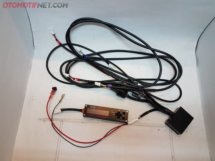 Wiring harness dan modul sokbreker elektronik Shark Factory X2E
