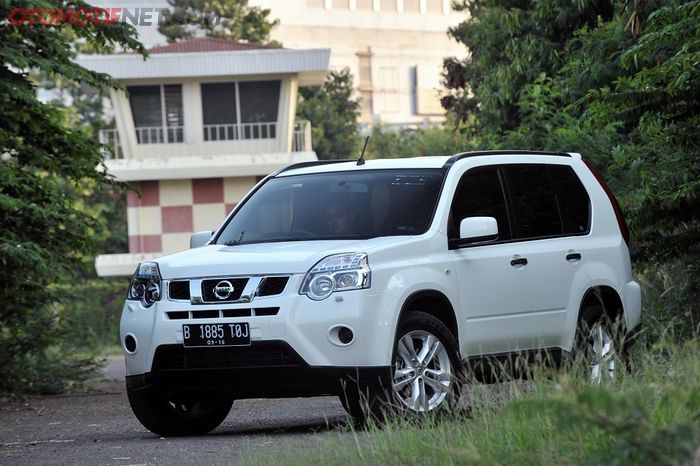 Nissan X-Trail 2.0 CVT tahun 2011