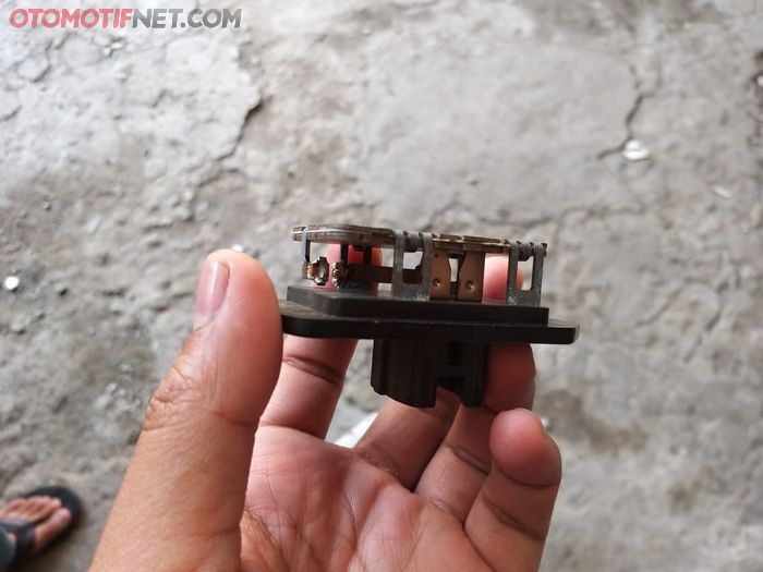 kumparan putus menyebabkan blower ac tidak berfungsi