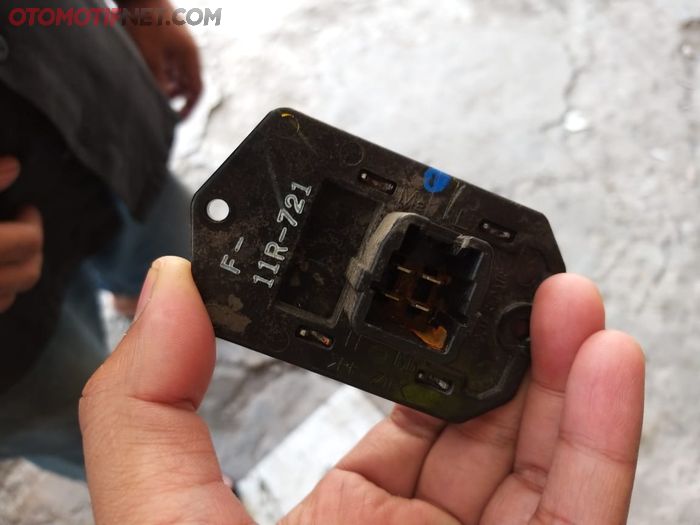 komponen werstan resistor yaang bisa rusak