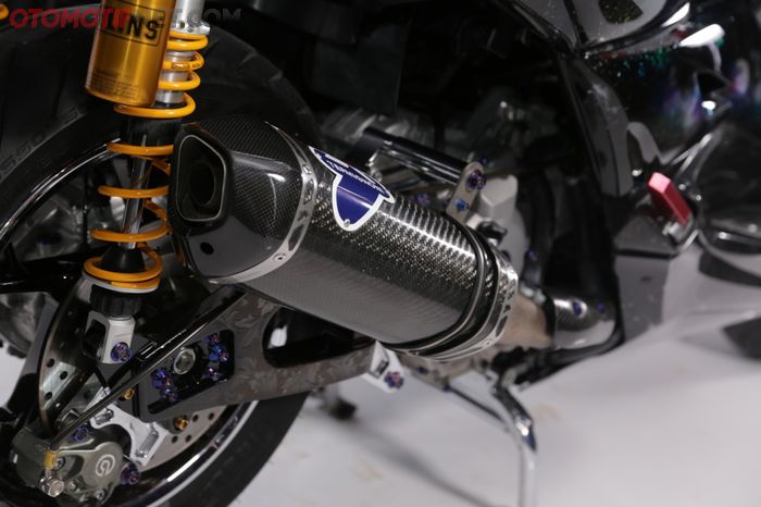 Sokbreker belakang Ohlins plus muffler Termignoni