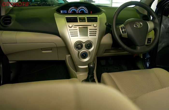 Interior Toyota Vios generasi 2 2007