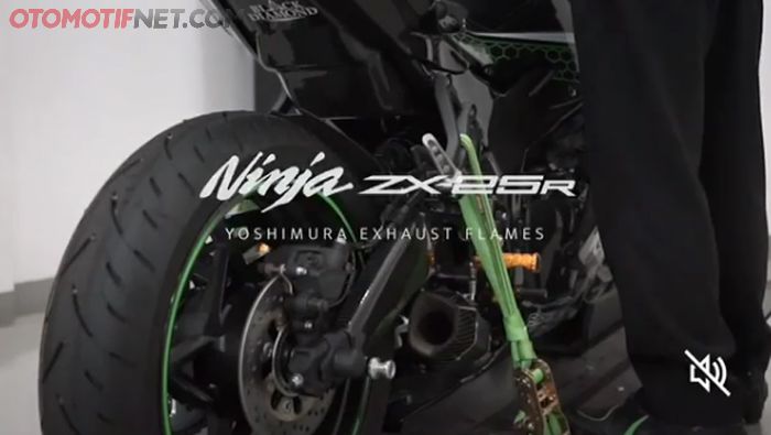 Suara knalpot Ninja ZX-25R pakai knalpot racing