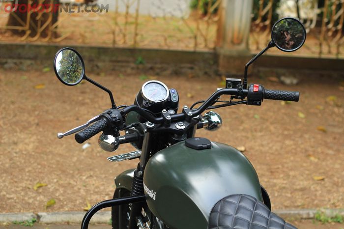 Modifikasi Kawasaki W75. Setang camar lebih lebar gak bikin pegel 