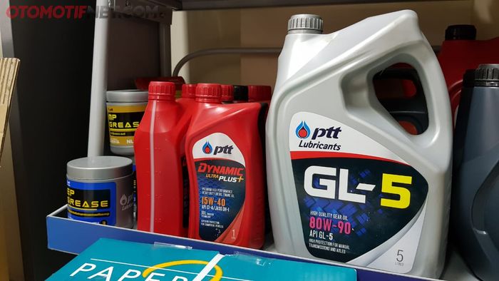 PTT Oil Heavy Duty Diesel Engine dan Gear Oil