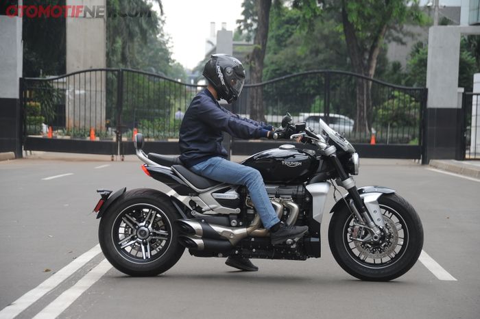 Triumph Rocket 3 GT dibekali mesin 3 silinder kapasitas 2.500 cc