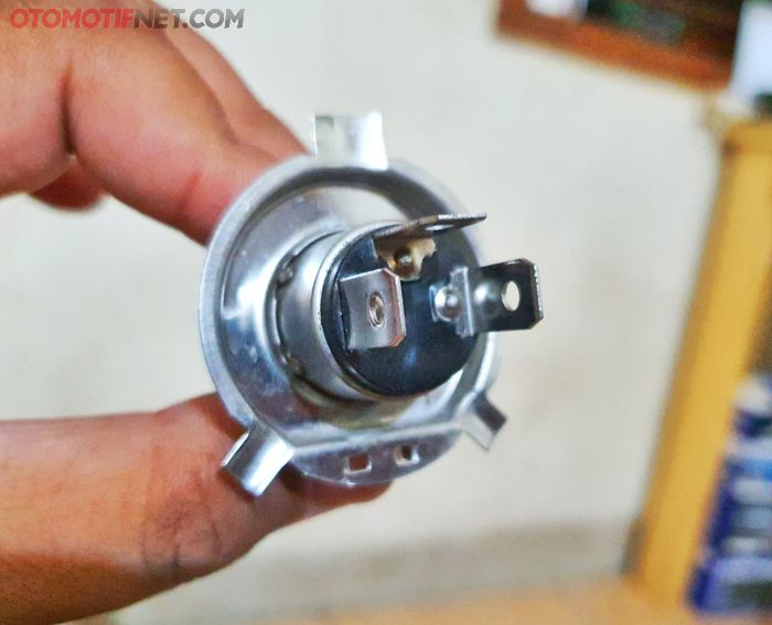 Osram All Season LED sekarang ada soket HS1, cocok juga buat motor yang pakai soket H4