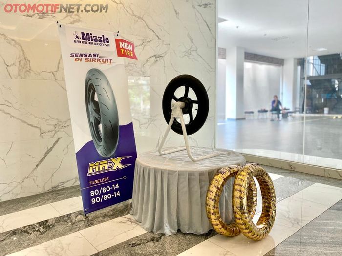 Mizzle MR-X menggunakan soft compound tapi untuk harian