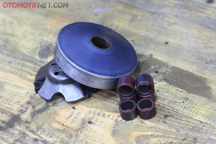 Variator custom dengan kombinasi bobot roller sesuai pembalap dan sirkuit