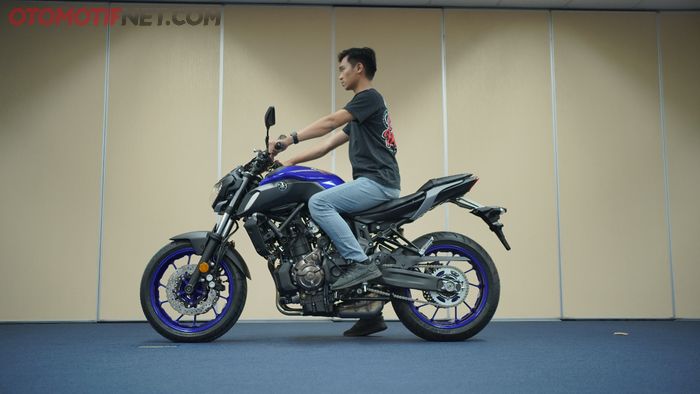Riding position Yamaha MT-07