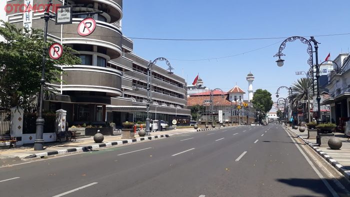 Ilustrasi Jalan Asia Afrika Kota Bandung  yang ditutup